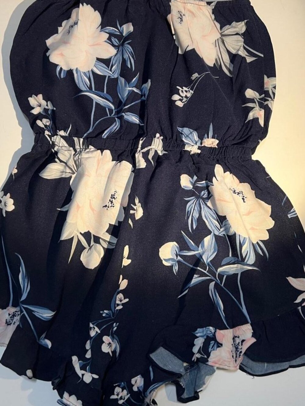 Yumi Kim Strapless Floral Romper – Navy & White – Size XS – Excellent Condition